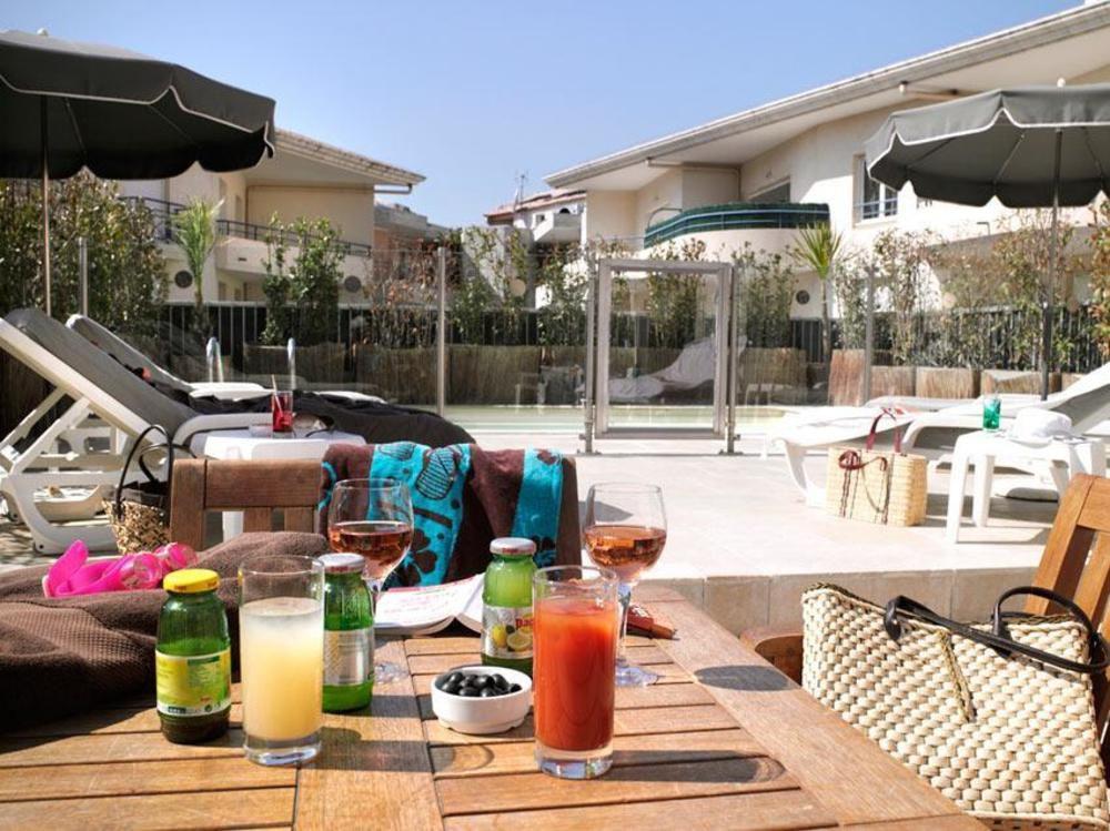 Brit Hotel Confort Le Revest Sainte-Maxime Exterior photo